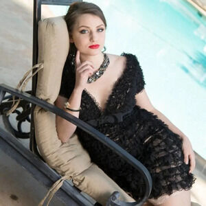 NWT Sherri Hill Black Lace Double V-Neck Formal Dress $330